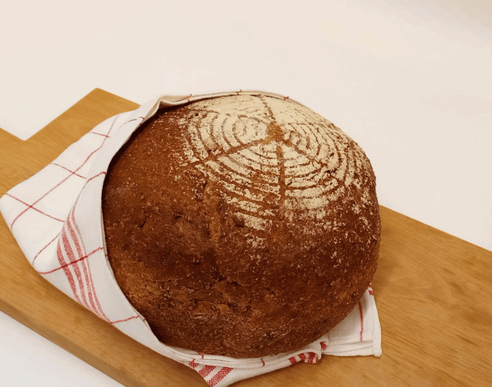 Pain florentin au levain naturel, délicatement parfumé aux herbes, 100% maison Carrément Bon à Namur