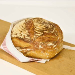 Pain Jules blanc au levain naturel, texture légère et aérée, pain 100% maison Carrément Bon à Namur