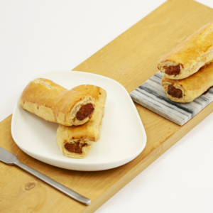 Avisance de Namur, chausson de pâte enroulée fourré à la viande, spécialité culinaire traditionnelle de la région, servie par Carrément Bon.