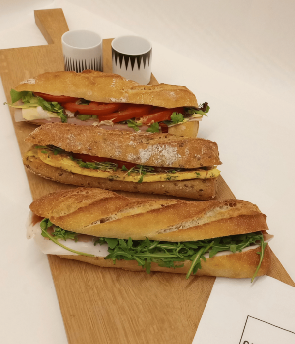 BAGUETTE GARNIE JAMBON ITALIEN