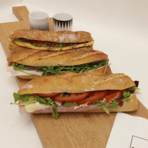 BAGUETTE GARNIE JAMBON FROMAGE