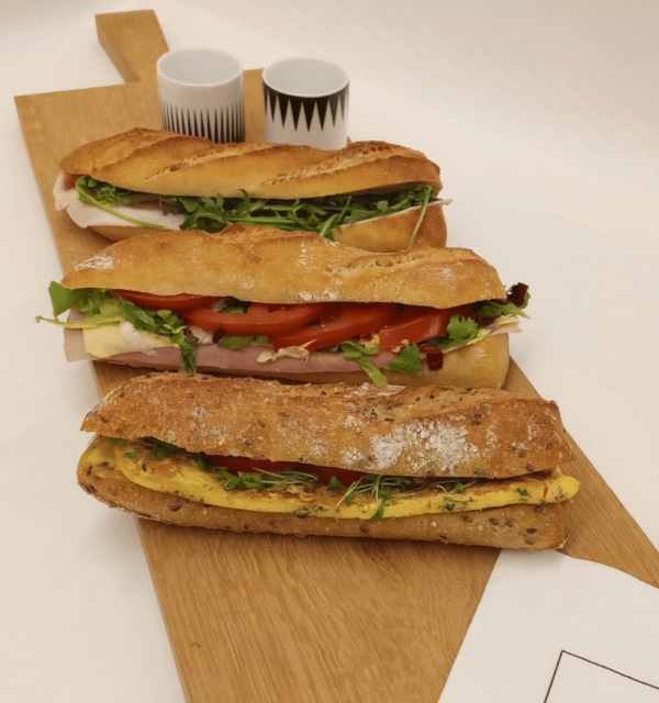 BAGUETTE GARNIE OMELETTE