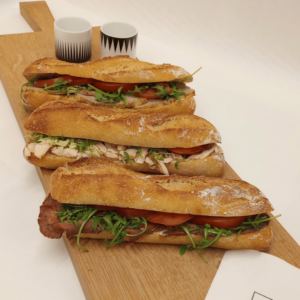 BAGUETTE GARNIE ROSBEEF
