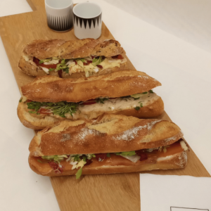 BAGUETTE GARNIE SAUMON FUMÉ