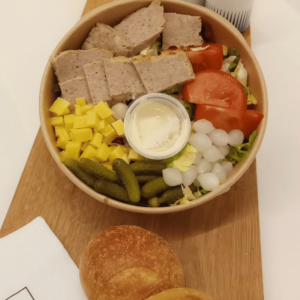 SALADE PAIN DE VIANDE